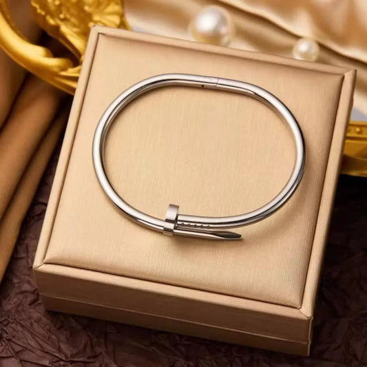 Bracelet Clou Argenté – Acier Inoxydable